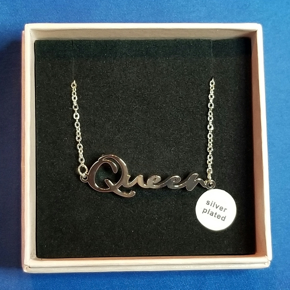 IZZY & LIV Queen Script Bracelet Is A Silver-Plated Accessory Showcases "Queen"